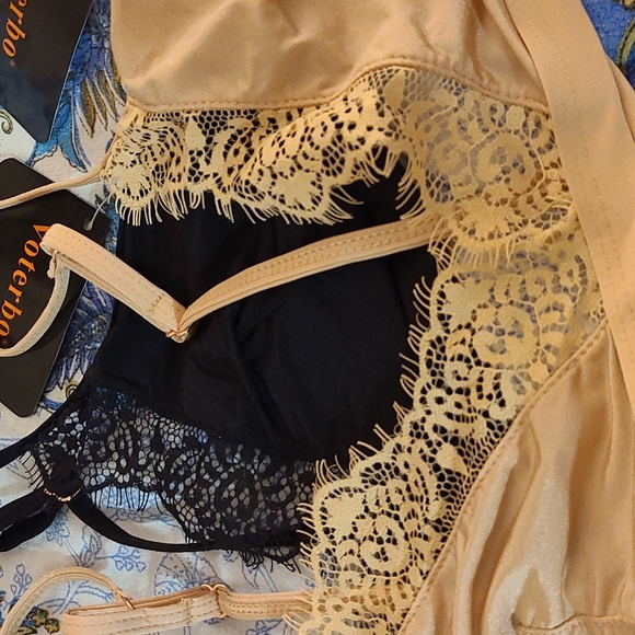 Bralettes - Picture 2 of 3